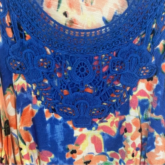 Candies Blouse - Picture 3 of 3